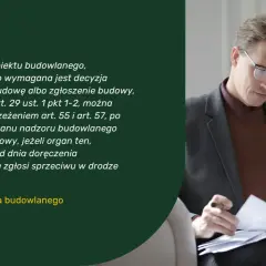 Mężczyzna w okularach analizuje dokumenty. Tekst informuje, kiedy nadzór budowlany przyjeżdża na odbiór domu.