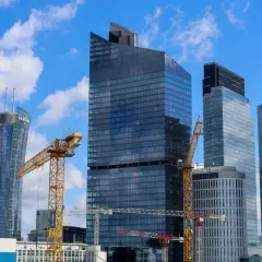Ile zarabia deweloper na domu? Poznaj zaskakujące fakty o zyskach