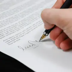 Jak nawiązać współpracę z deweloperem i uniknąć typowych błędów