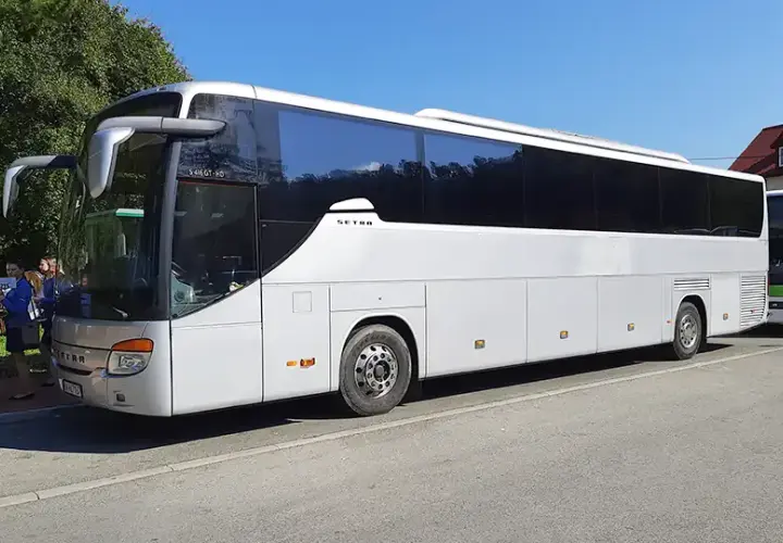 Ile kosztuje wynajem autokaru? Sprawdź, jak uniknąć wysokich cen