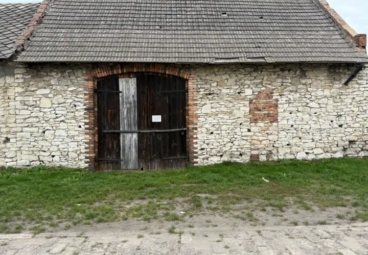 Ile kosztuje wynajem stodoły? Sprawdź ceny i ukryte koszty