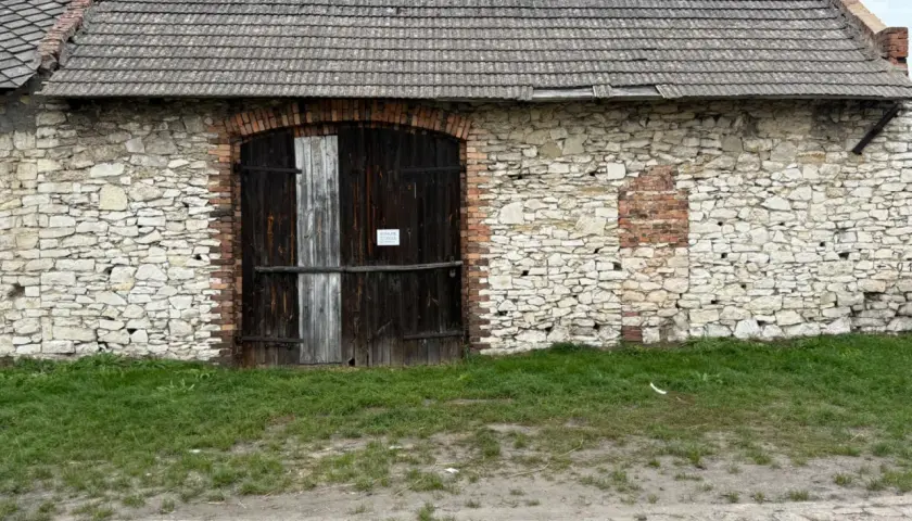 Ile kosztuje wynajem stodoły? Sprawdź ceny i ukryte koszty