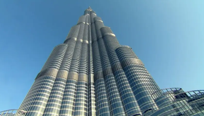 Najwyższy budynek świata ile ma metrów? Zaskakujące fakty o Burj Khalifa