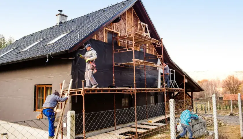 Ile kosztuje metr ocieplenia budynku? Sprawdź, co wpływa na ceny