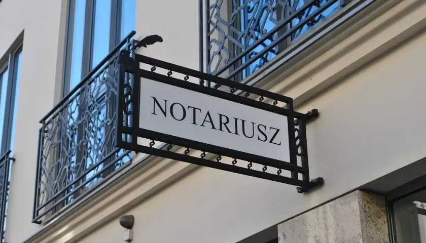 Kto płaci za notariusza przy wynajmie mieszkania? Zaskakujące zasady!