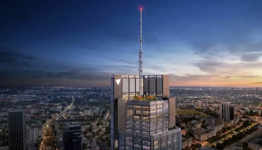 Wieżowiec Varso Tower z iglicą i ogrodem na dachu, górujący nad miastem. Ile pięter ma Varso Tower? To pytanie zadaje sobie wielu.