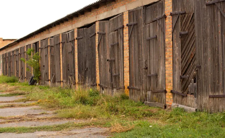Jak zalegalizować budynek gospodarczy i uniknąć problemów prawnych