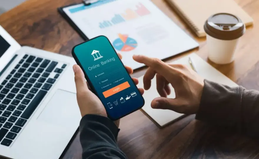 Ile zarabia deweloper? Zaskakujące różnice w wynagrodzeniach