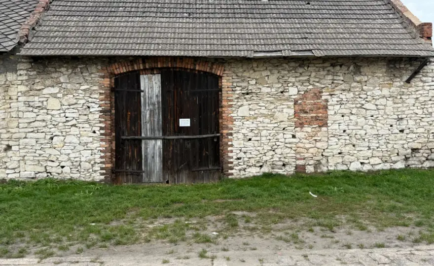 Ile kosztuje wynajem stodoły? Sprawdź ceny i ukryte koszty