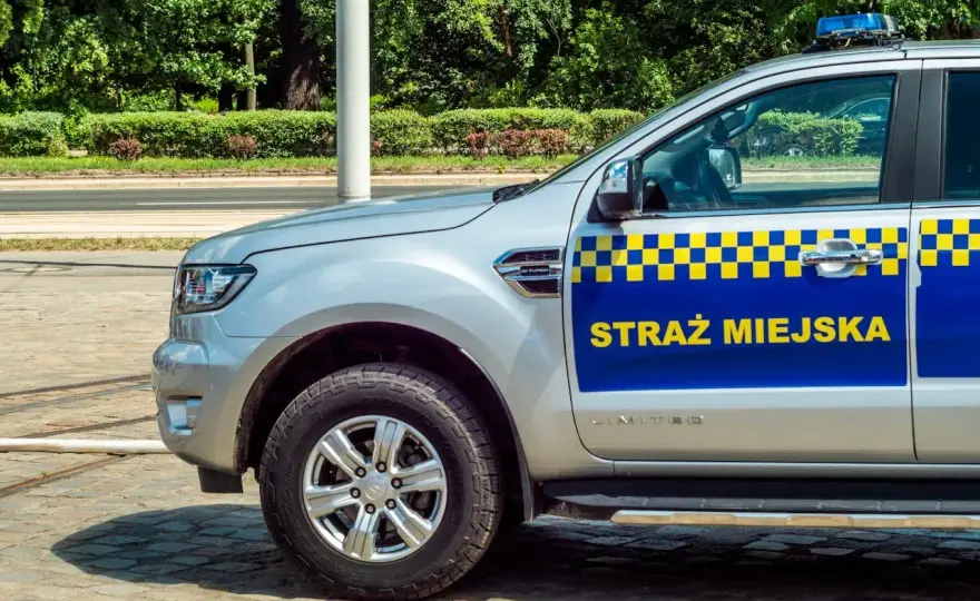 Czy straż miejska może wystawić mandat? Sprawdź!