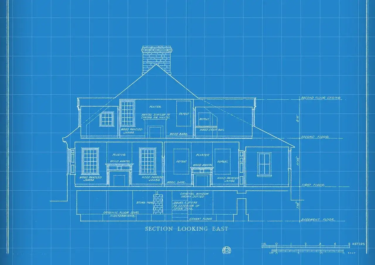 Przekrój wschodniej ściany domu z widocznymi detalami architektonicznymi. Zastanawiasz się, ile kosztuje ekspertyza budowlana?