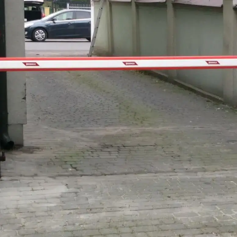 Zdjęcie Jak otworzyć szlaban na osiedlu - proste metody i skuteczne rozwiązania