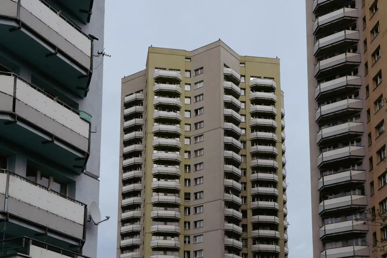 Zdjęcie Osiedle Gwiazdy Katowice: Ile pięter mają te imponujące budynki?